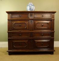 EARLY 18TH C OAK CHEST OF DRAWERS